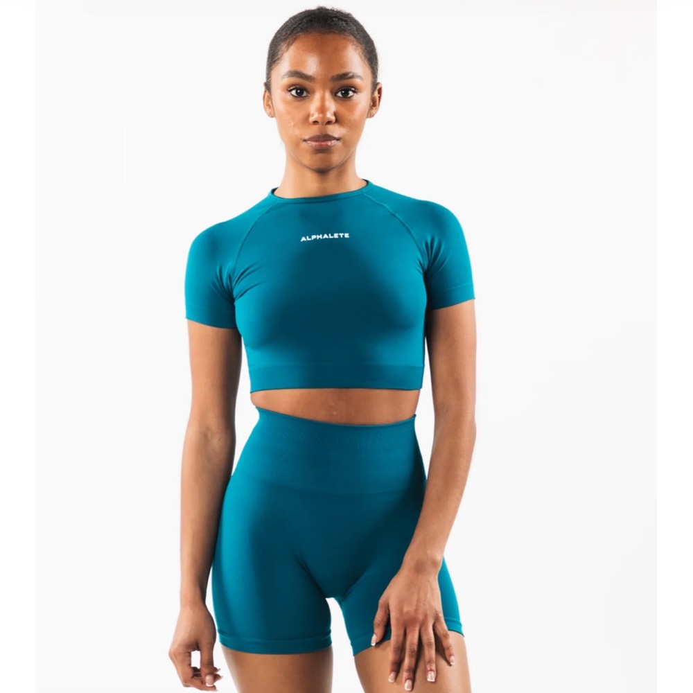 Alphalete crop top